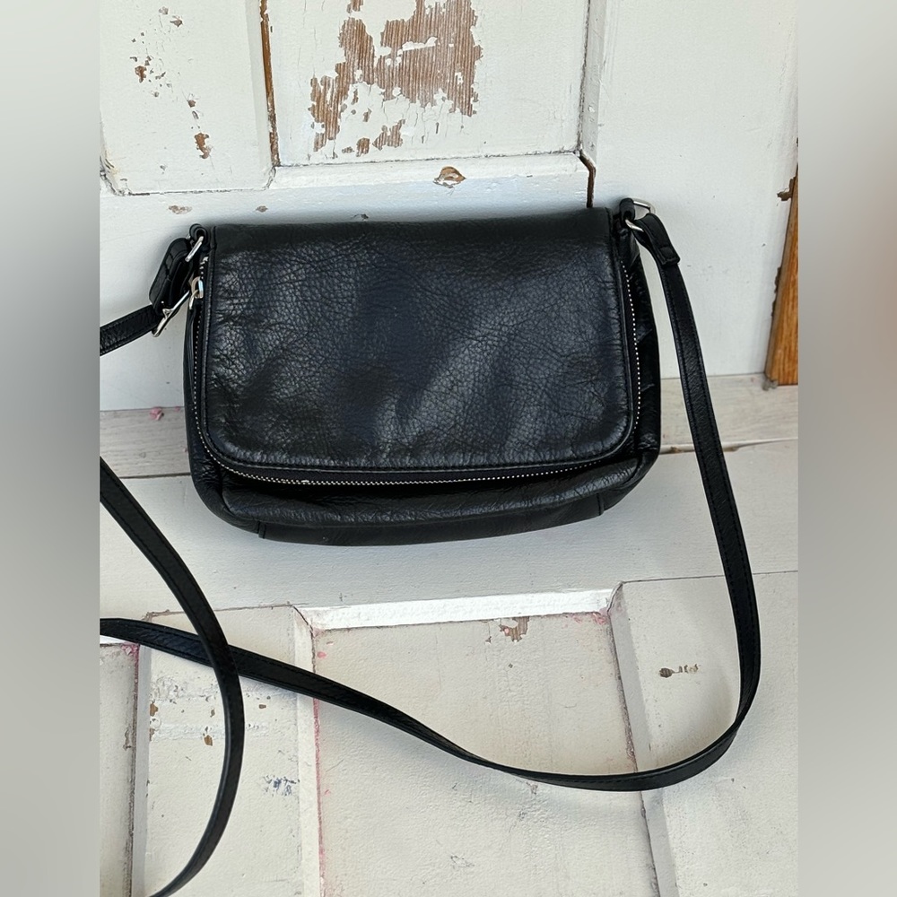 Margot black leather bag. Many pockets